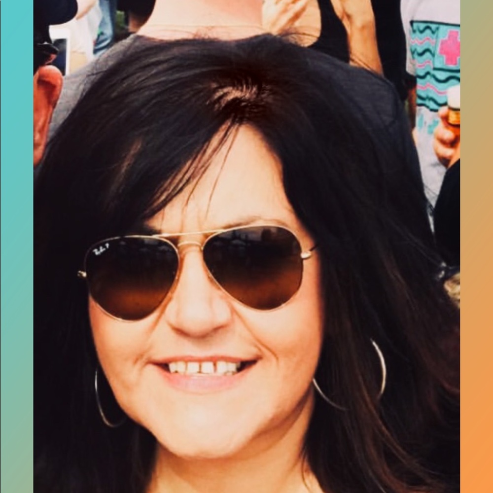 Meet your Posher, Stephanie